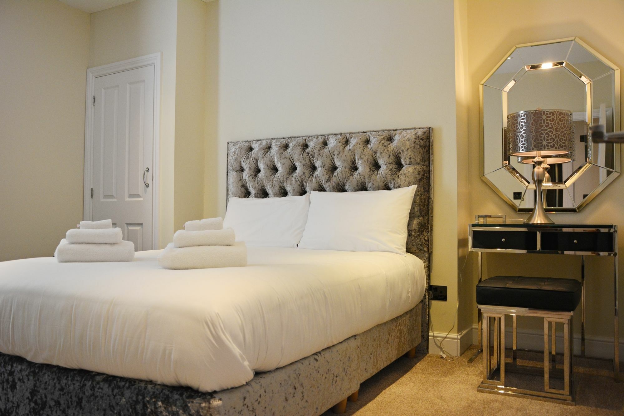 Pinnacle Residences - Cambridge エクステリア 写真